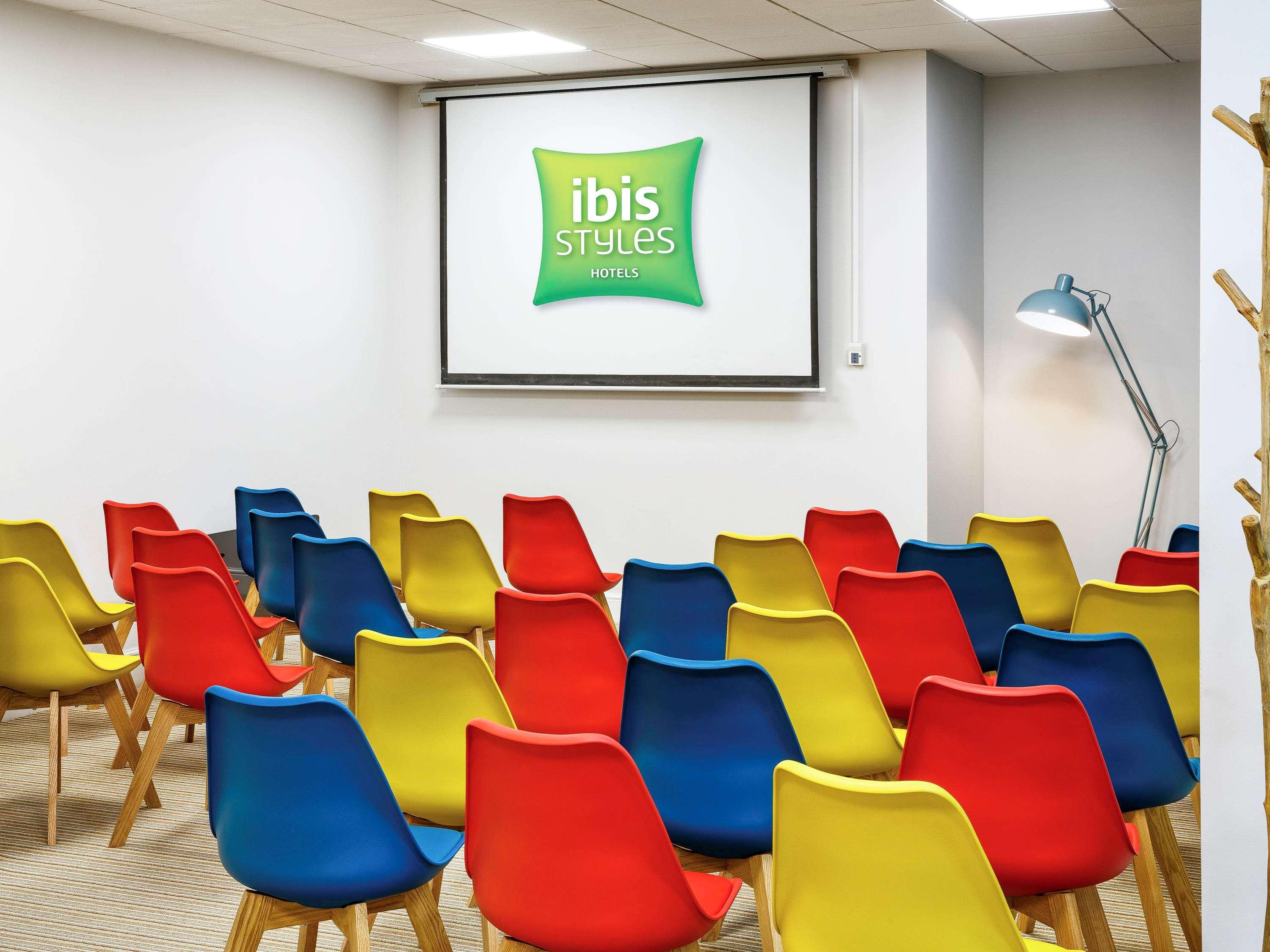 Ibis Styles Birmingham Oldbury Hotel Oldbury  Bagian luar foto